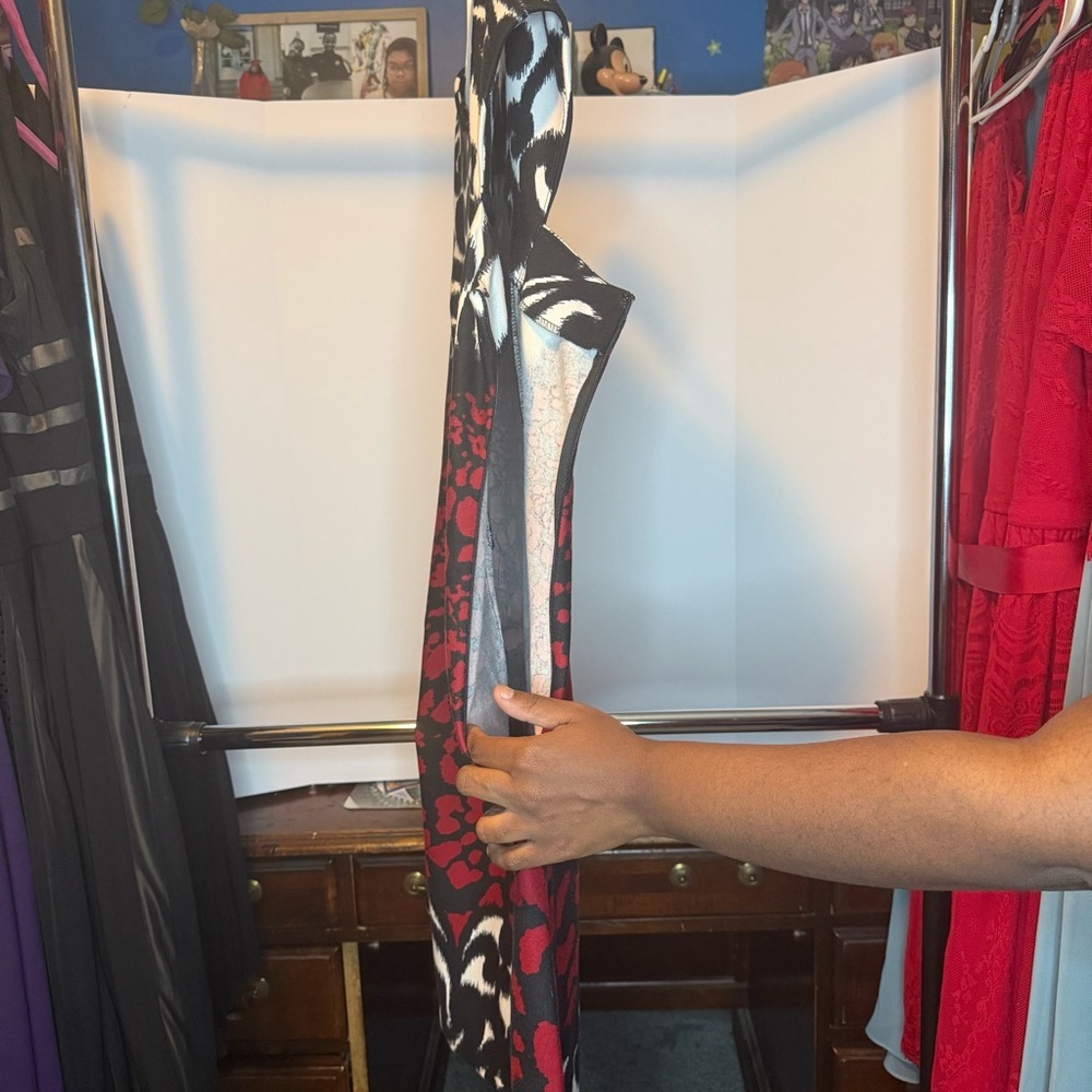 Chico's size 3 Red and Black Abstract Sleeveless Mini Dress - Picture 4 of 7